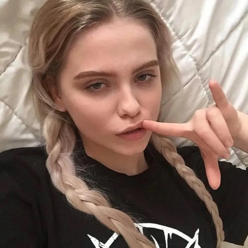 LovelyLaura